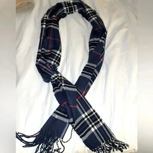 100% CASHMERE SCARF IN BLUE CHECK PLAID SOFT AND WARM 33x12 HAND TAILORED